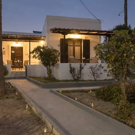Flora Akis Klima Apartment Adamantas (Milos)